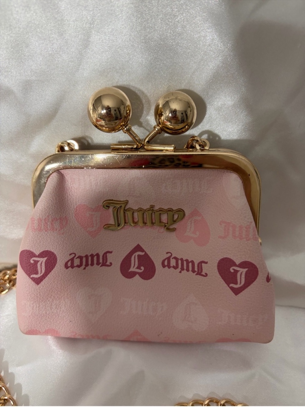 Juicy Couture Pink Heart Logo Kiss-Lock Crossbody - Picture 1 of 4